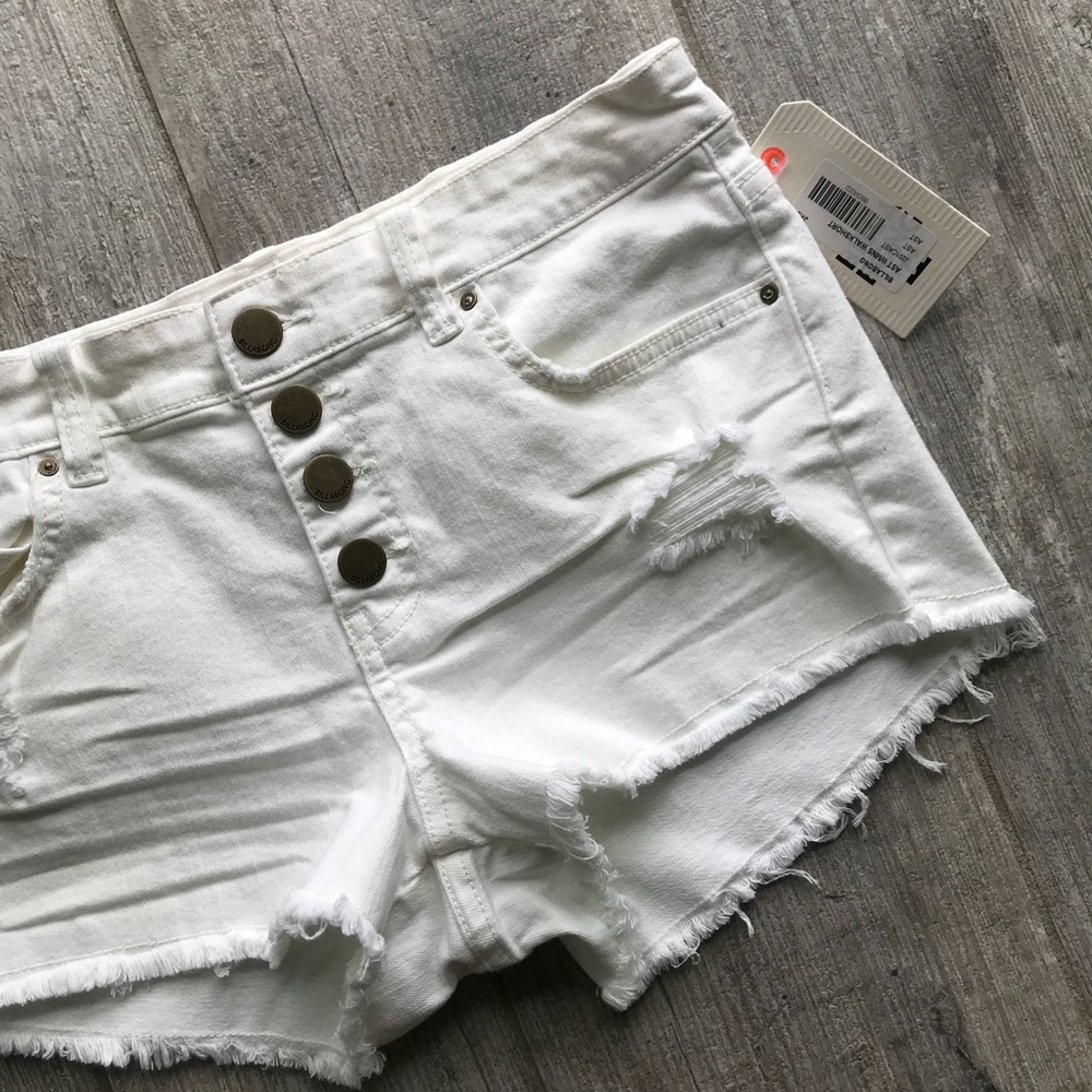 🔥🔥BILLABONG - DISTRESSED BUTTON DENIM SHORTS🔥🔥 no tags EUC